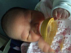 恭喜黄先生喜得一子